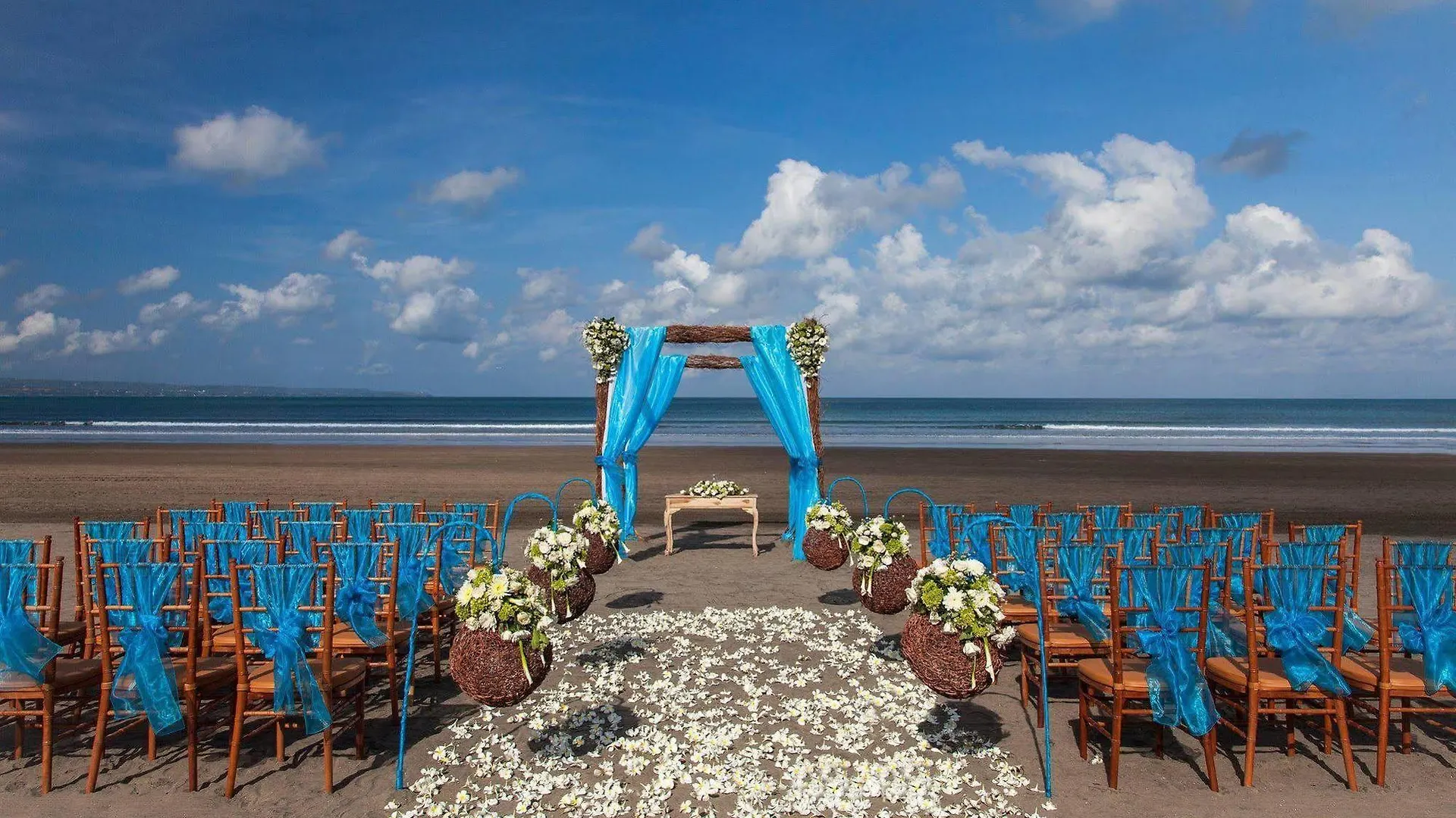 Courtyard By Marriott Bali Seminyak Resort